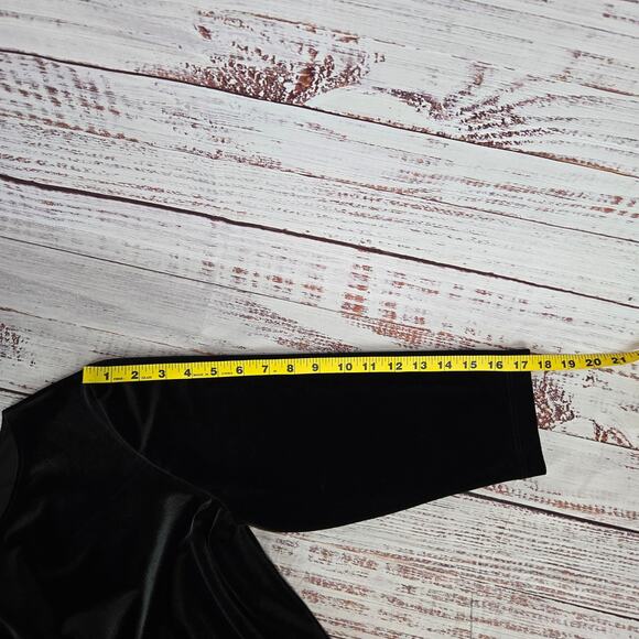 Chicos Traveler Black Sierra Velvet Sweater 1(M) Asymmetrical Hem Whimsigoth NWT - Picture 9 of 10